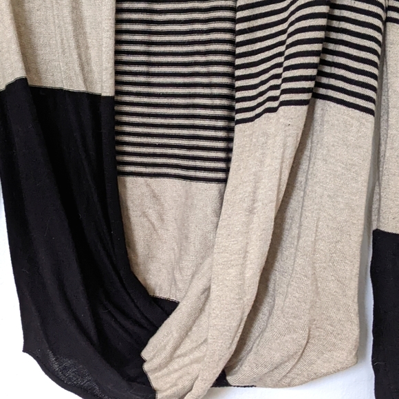 Max Studio Crossover Cardigan top SZ  XS - Picture 4 of 7